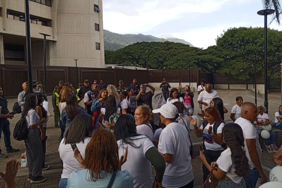 Protesta madres presos poselectorales TSJ