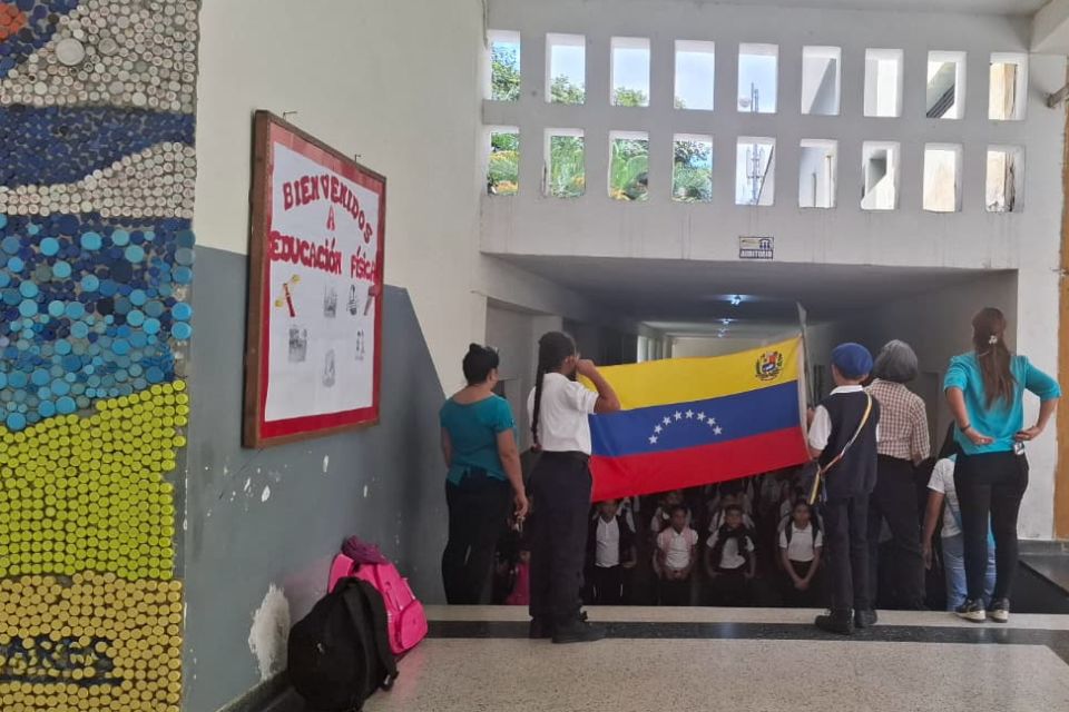 Escuela Libertador regreso a clases