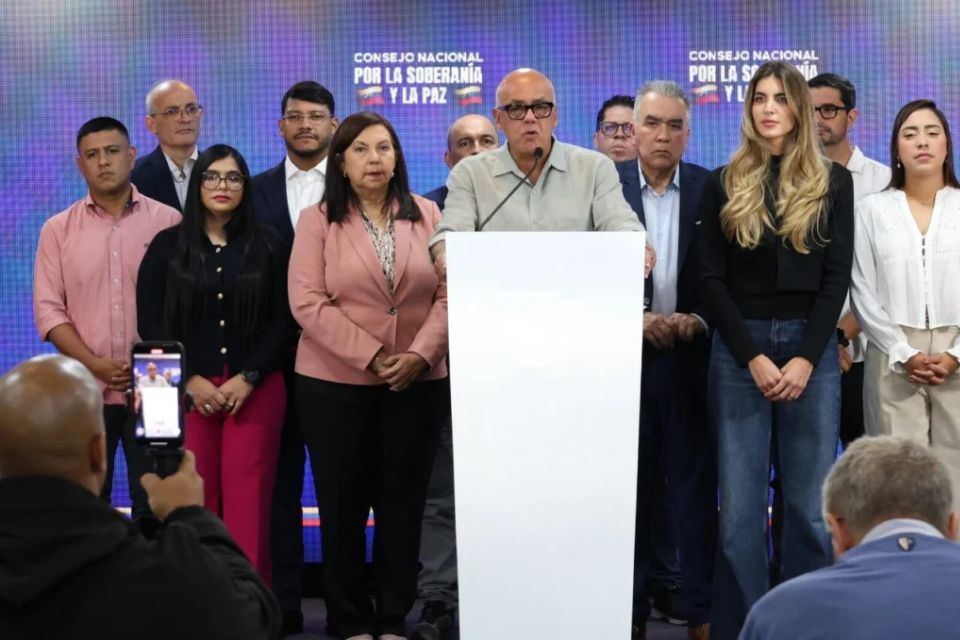 Jorge Rodríguez consejos regionales