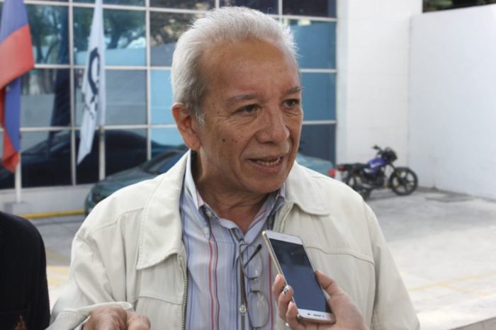 Macario González VP