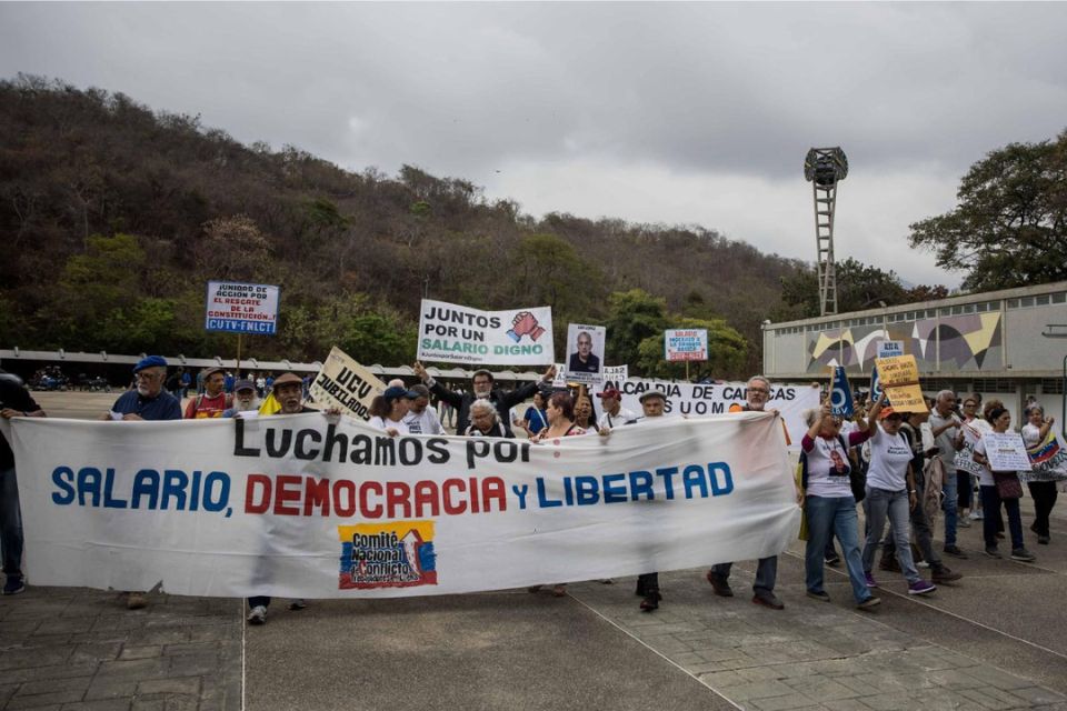 Protesta profesores universitarios Académicos en la mira