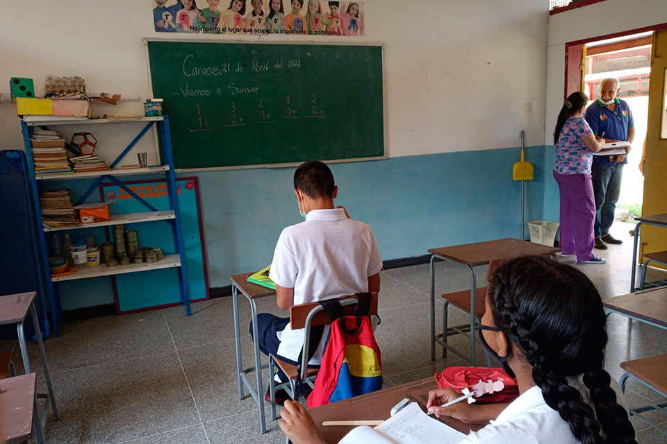 La educación no es un tema de consignas
