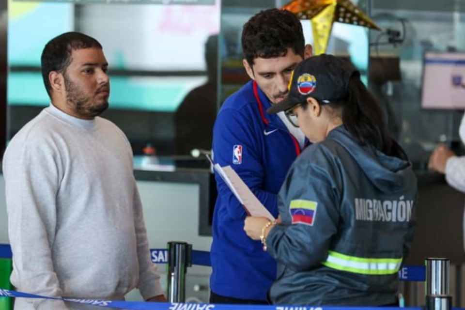 Migrantes deportados desde EEUU (2)