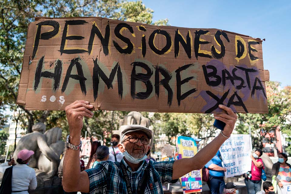Más soluciones, menos parodia de guerra