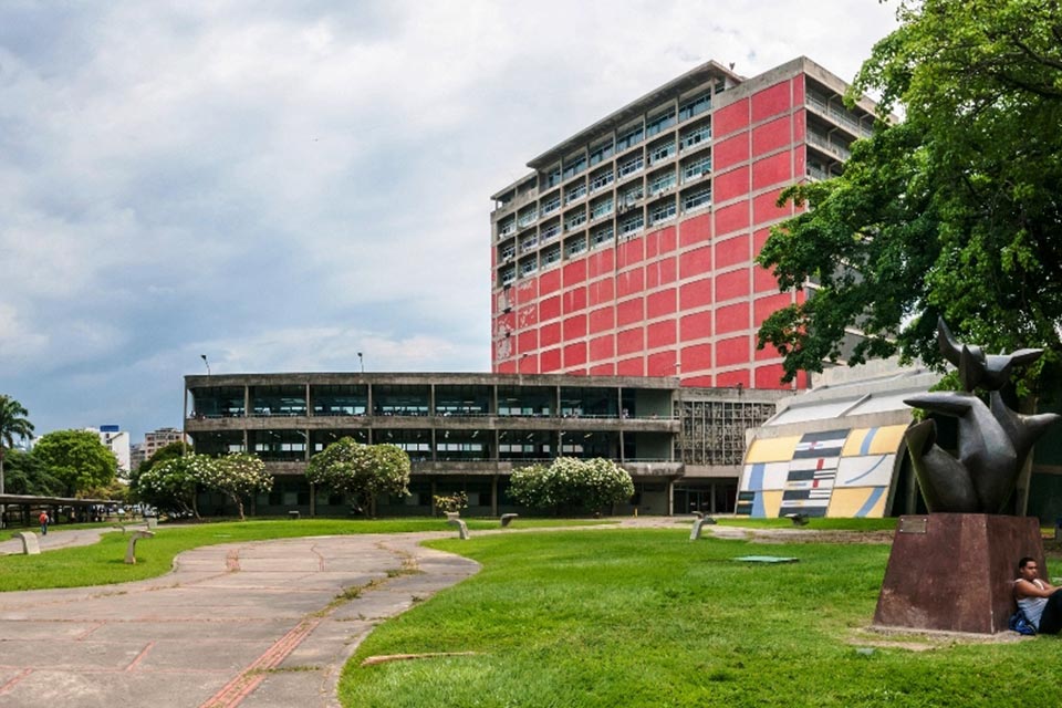 La crisis de la universidad en América Latina