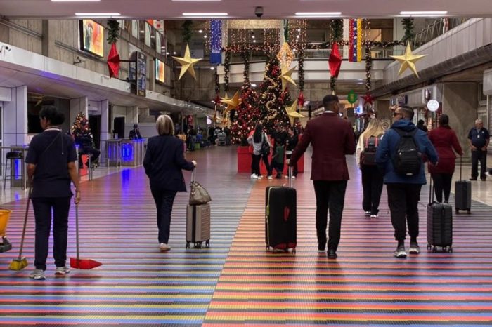 Aeropuerto Simón Bolívar Maiquetía 5 cancelación vuelos