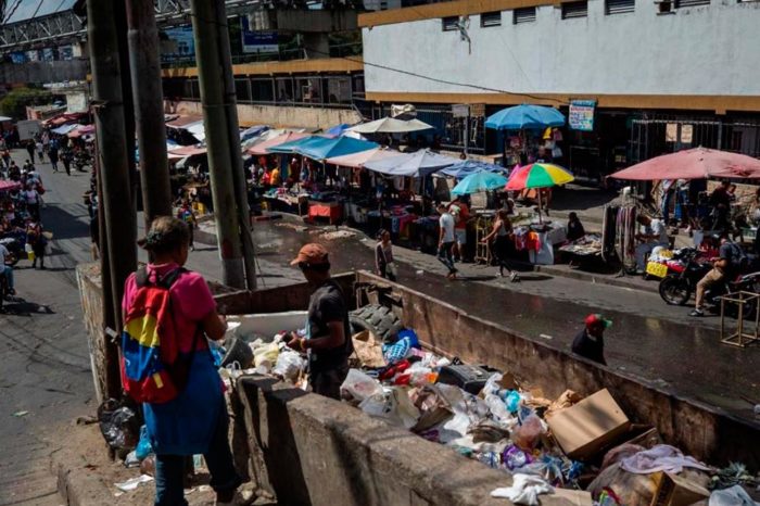 Entre la crisis económica, presión externa y el espejismo político
