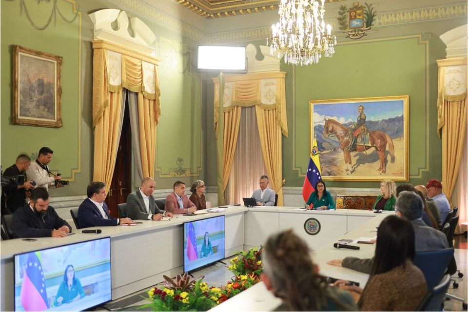 Delcy Rodríguez comisión para la paz y la convivencia