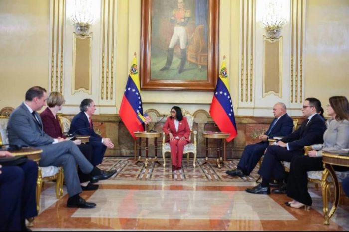 Secretario Burgum Miraflores Delcy Rodríguez Caracas