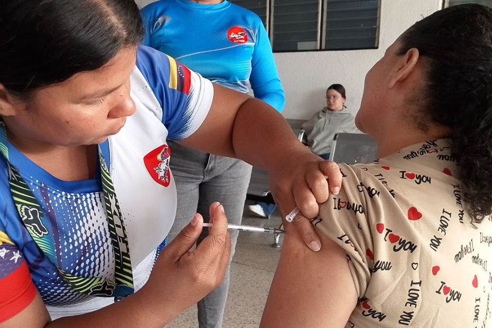 vacunación fiebre amarilla barinas boletín epidemiológico