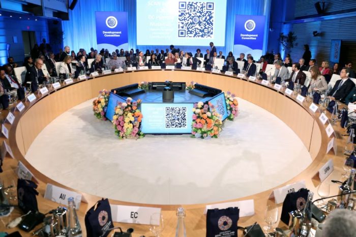 Reinclusión de Venezuela en el FMI y el Banco Mundial