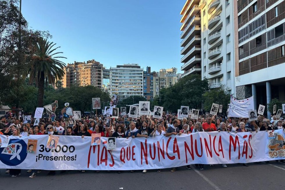 Del "Nunca Más" al ahora: la calle desafía la reescritura de la dictadura