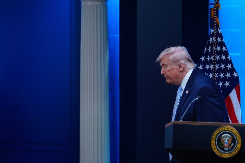 Trump advierte a Irán