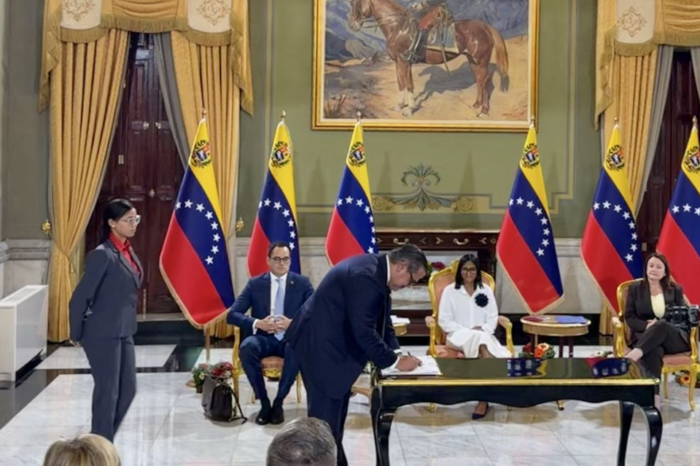 eeuu - embajada - delcy rodríguez