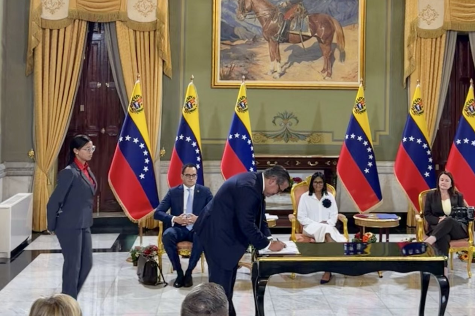 eeuu - embajada - delcy rodríguez