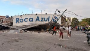 Roca Azul es un supermercado en Caraballeda