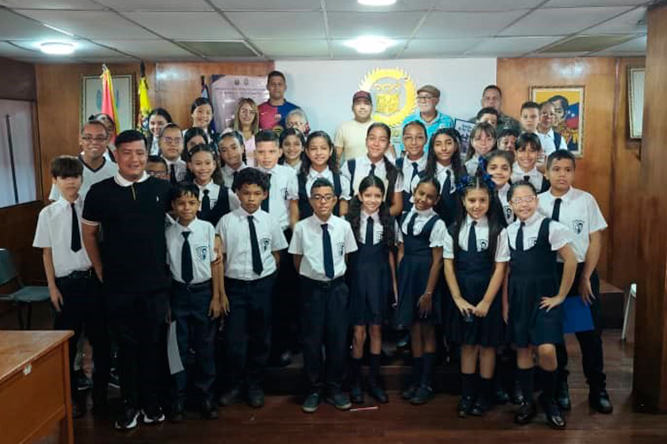 El Eco de los niños de la UEP Antonio José de Sucre