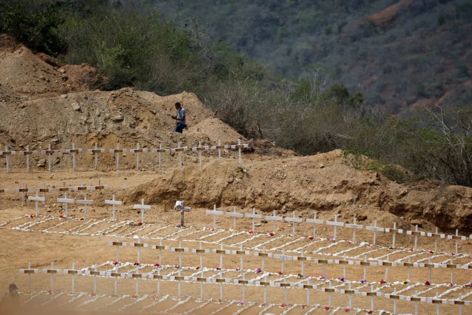 Cementerio La Esperanza terremotos funeral