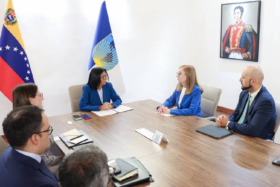 Delcy Rodríguez BID