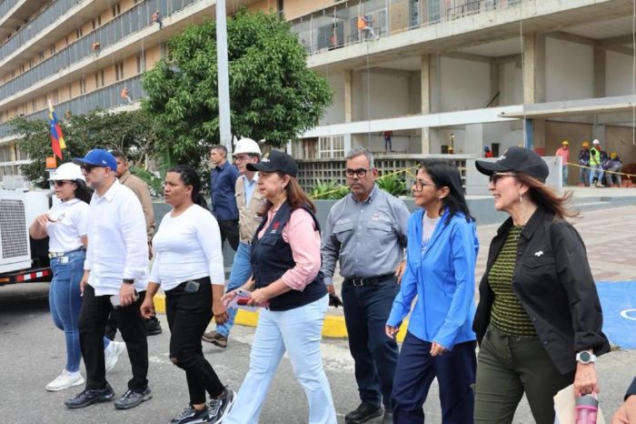 Delcy Rodríguez edificios Caracas terremotos