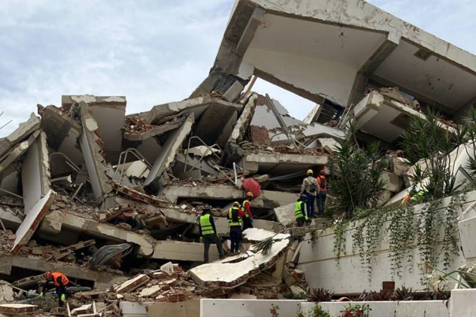 Terremotos La Guaira edificio Palma Real SNTP