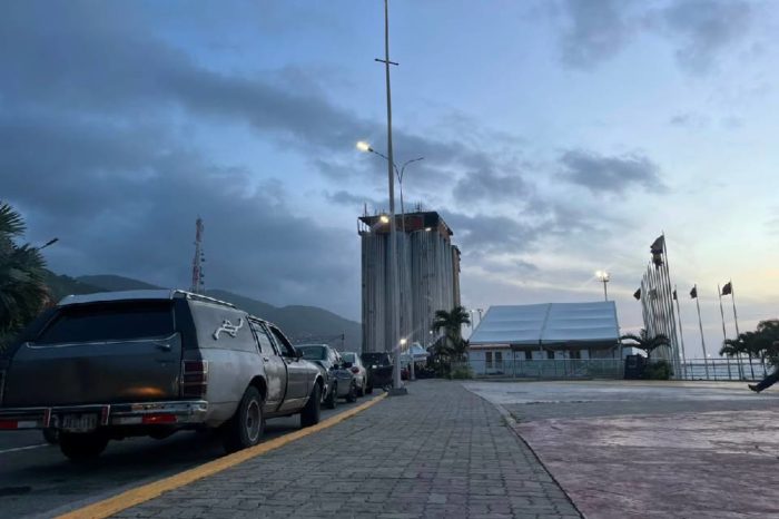 Los silos - la guaira