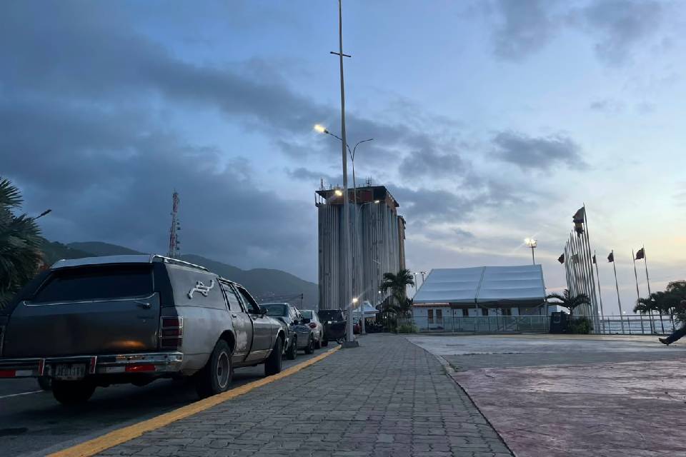 Los silos - la guaira
