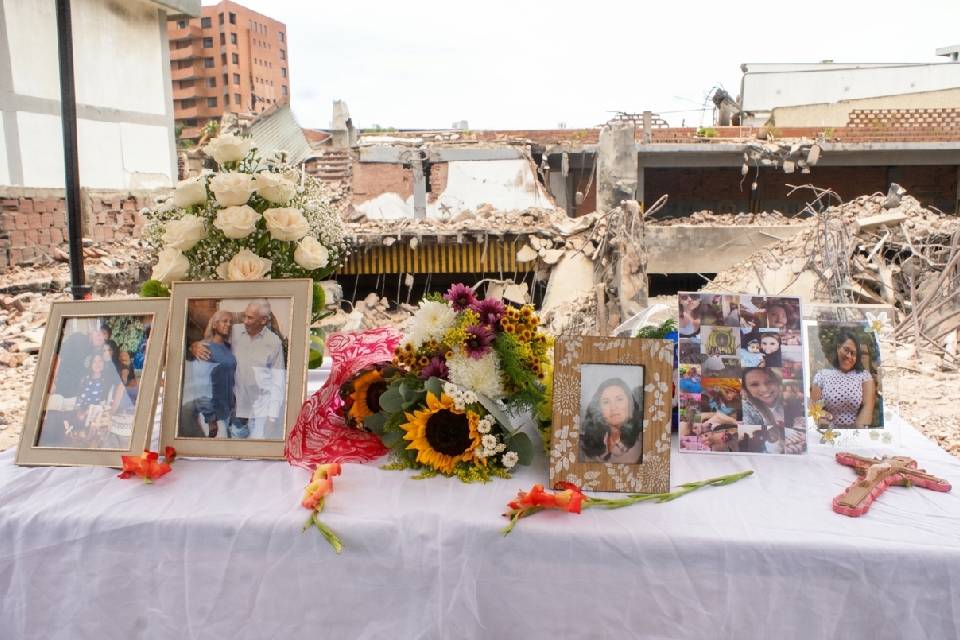 Edificio Roca Park - altar de fallecidos sin hallar sus cuerpos