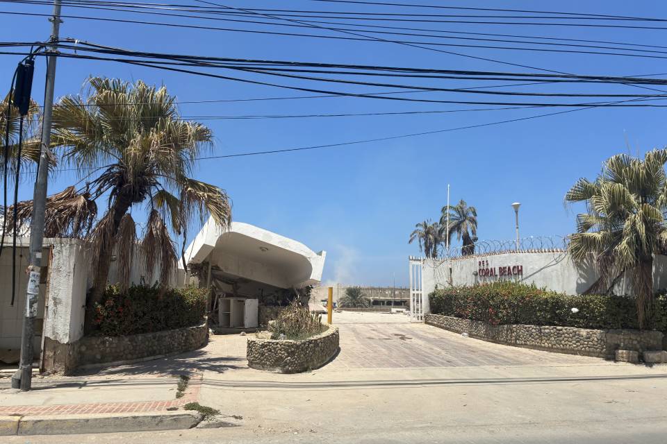 Edificio Coral Beach la Guaira 21 sept