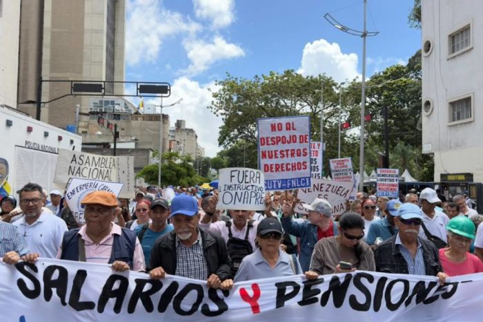Protesta salarios y pensiones
